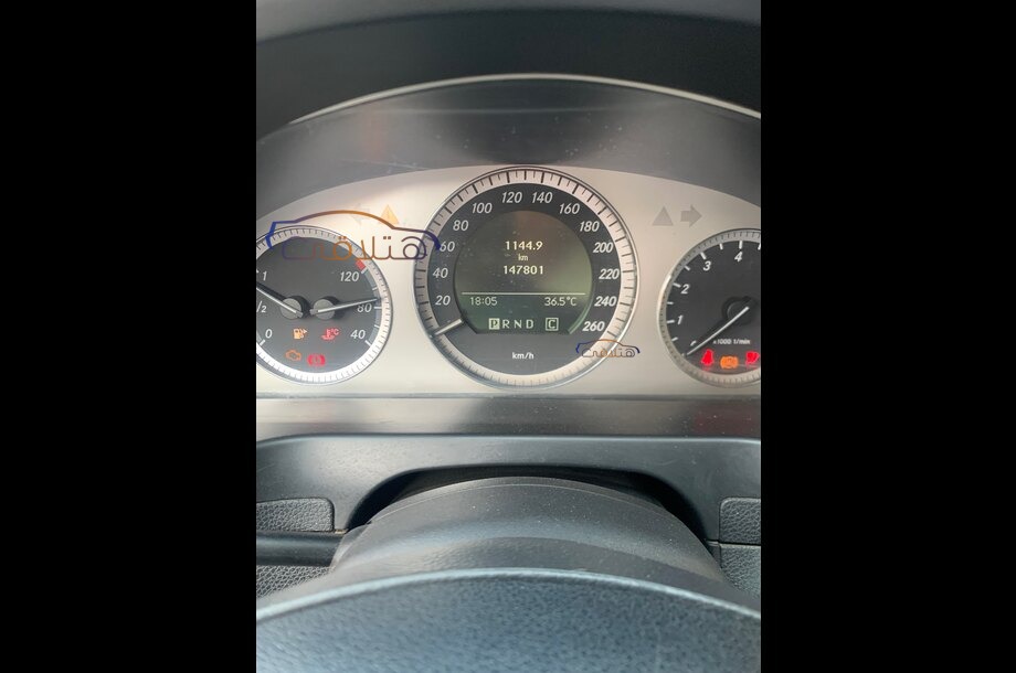 C 180 Mercedes فضي