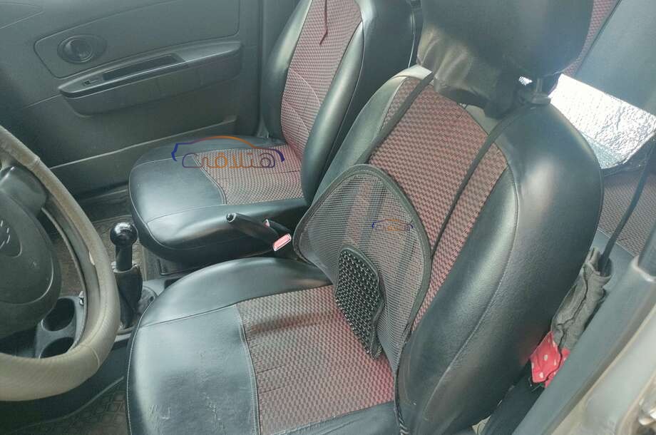 Spark Chevrolet فضي