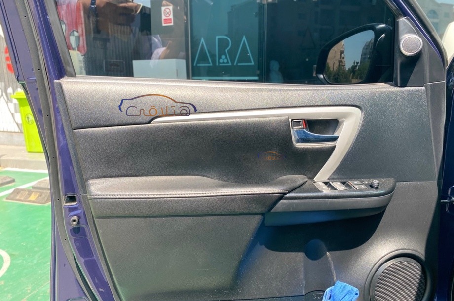 Fortuner Toyota الأزرق الداكن