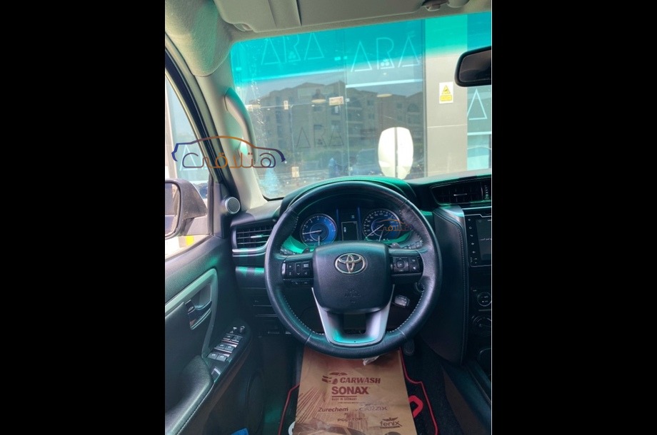 Fortuner Toyota الأزرق الداكن