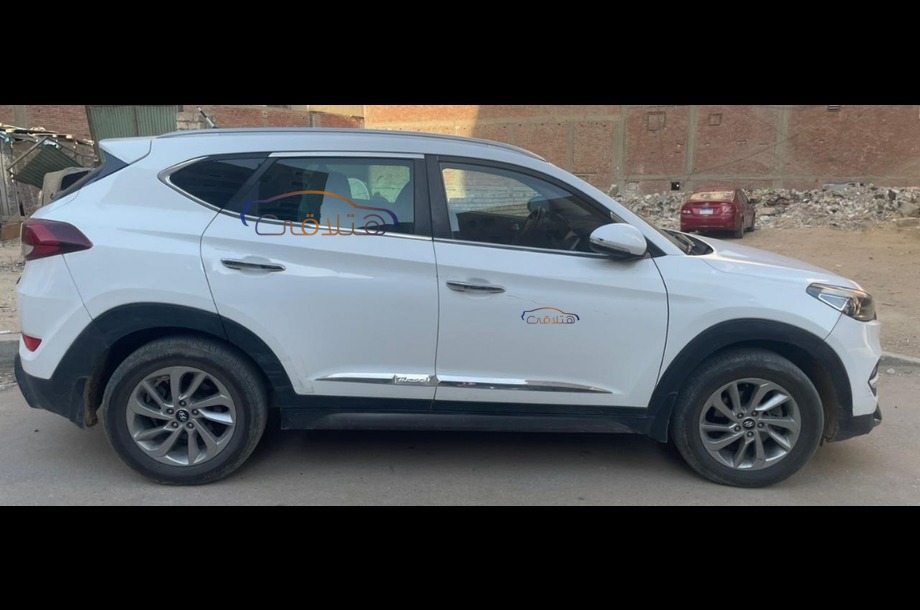 Tucson Hyundai أبيض