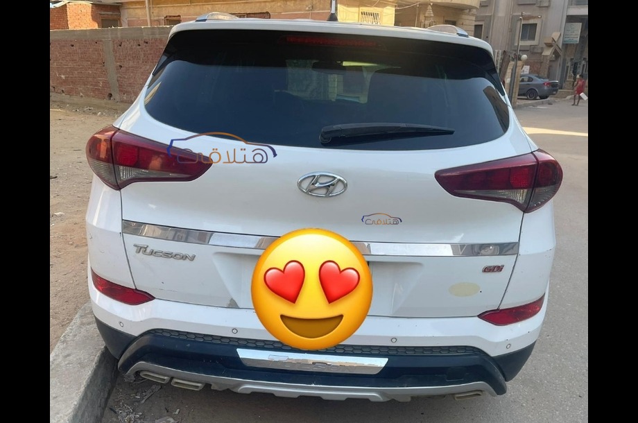 Tucson Hyundai أبيض