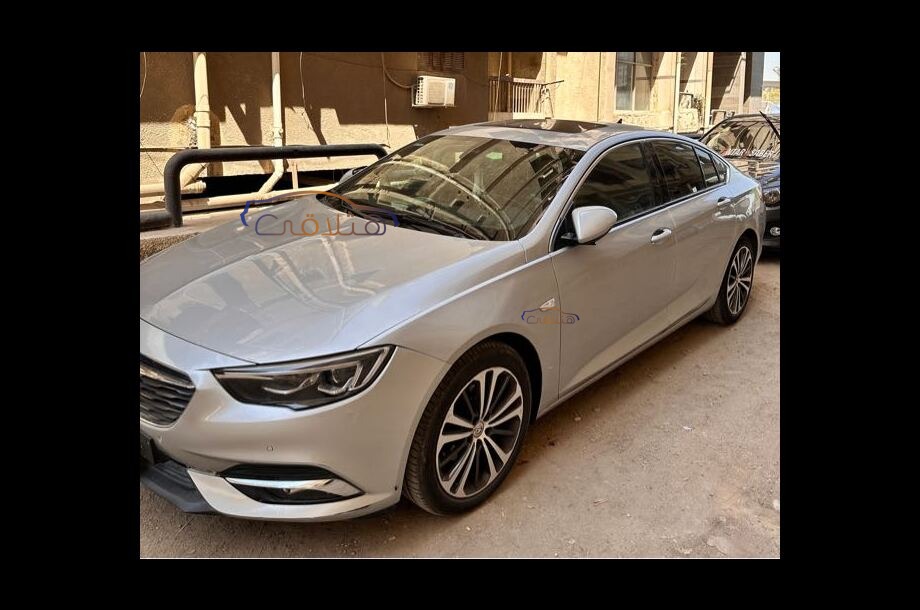 Insignia Opel فضي