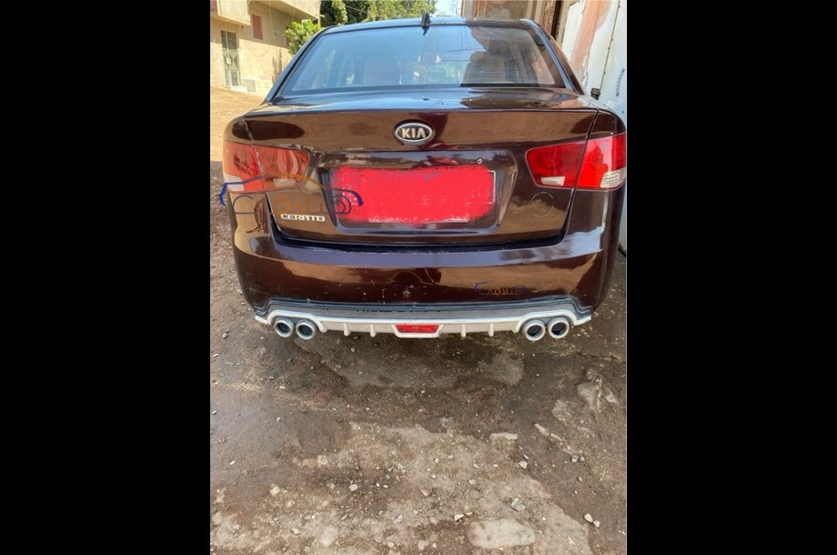Cerato Kia Dark red