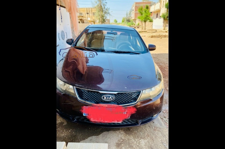 Cerato Kia Dark red