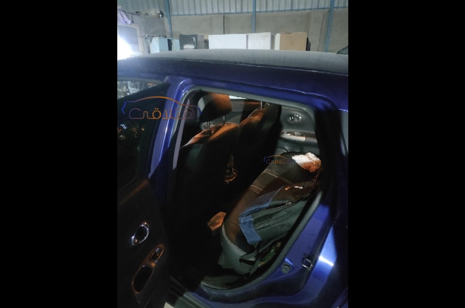 Juke Nissan أزرق