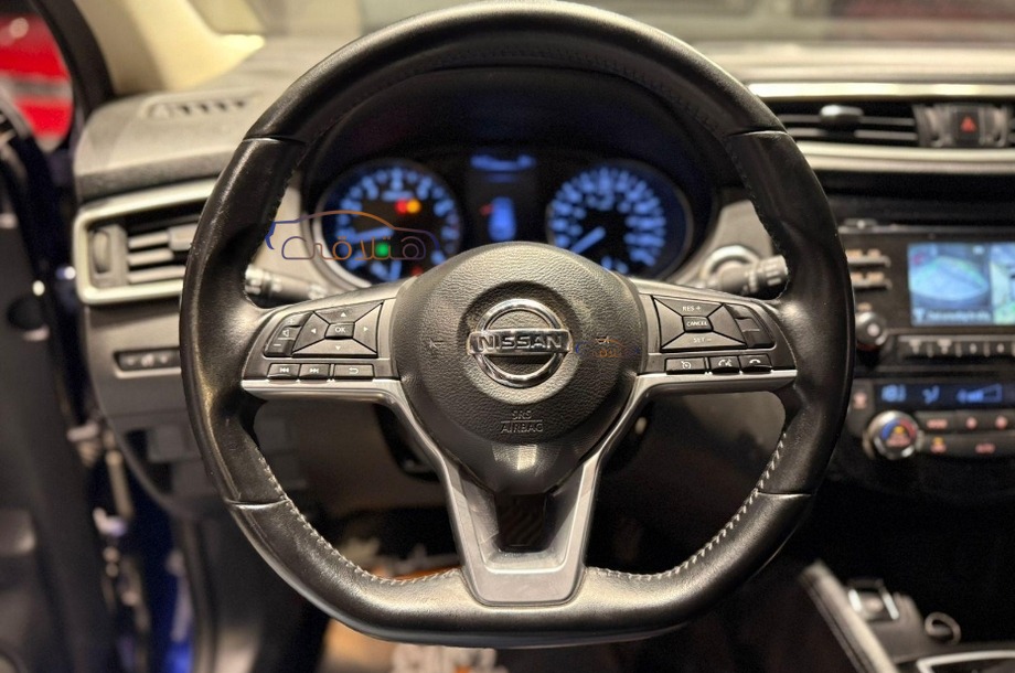 Qashqai Nissan أزرق