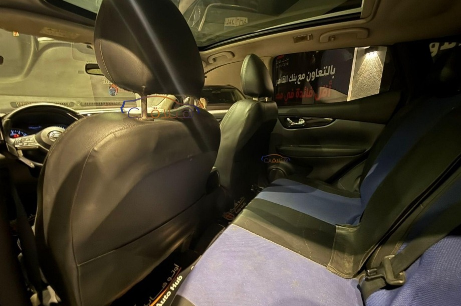 Qashqai Nissan أزرق