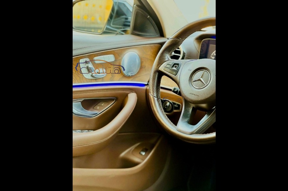 E 180 Mercedes Black