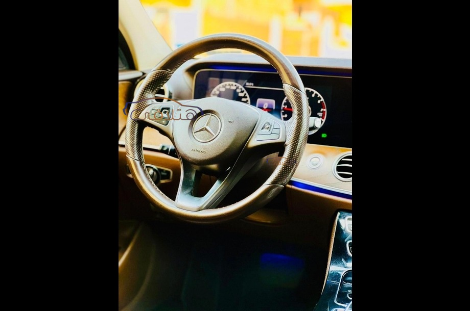 E 180 Mercedes Black