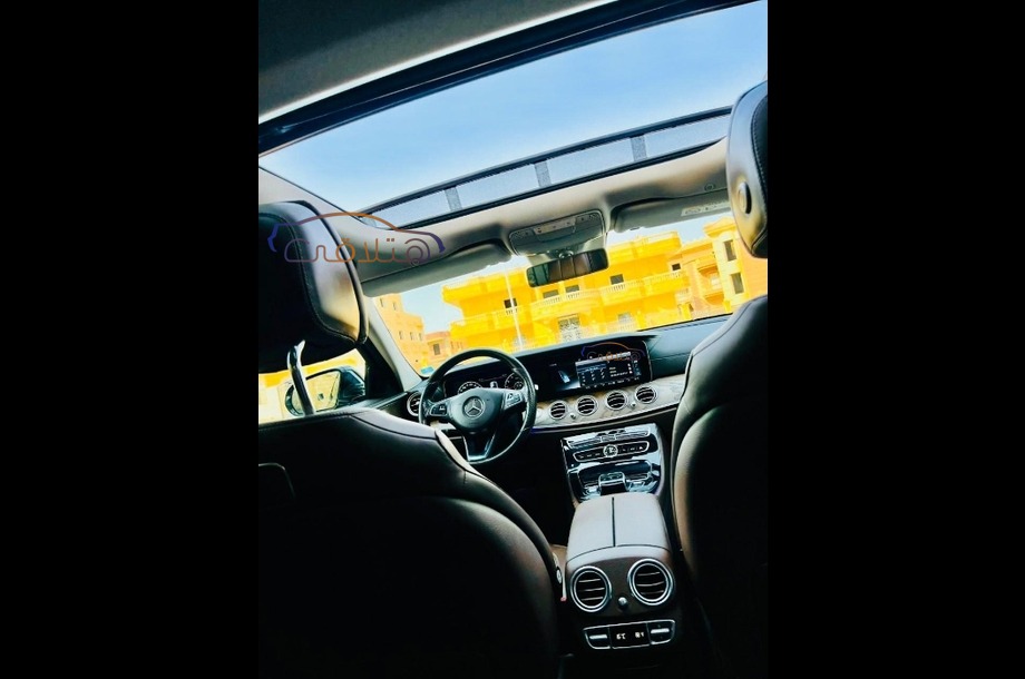 E 180 Mercedes Black