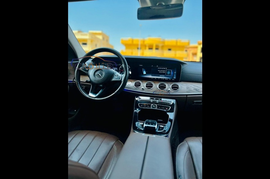 E 180 Mercedes Black