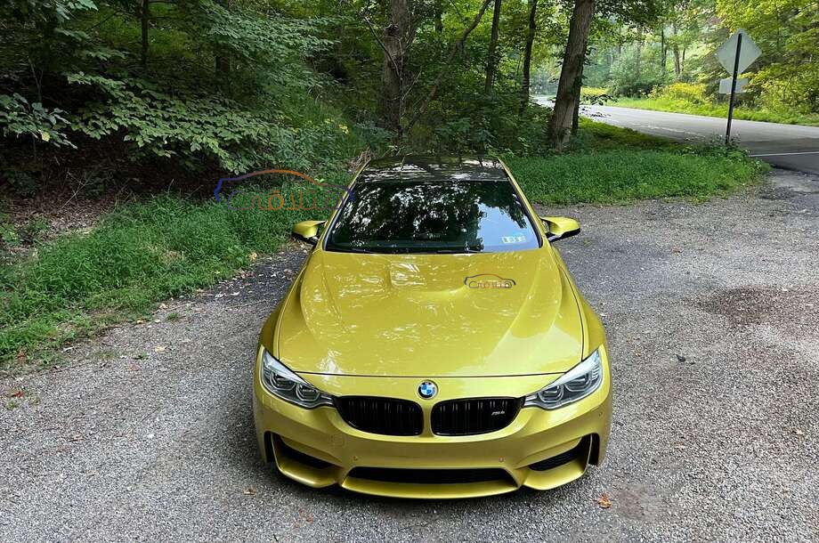 M4 BMW Gold