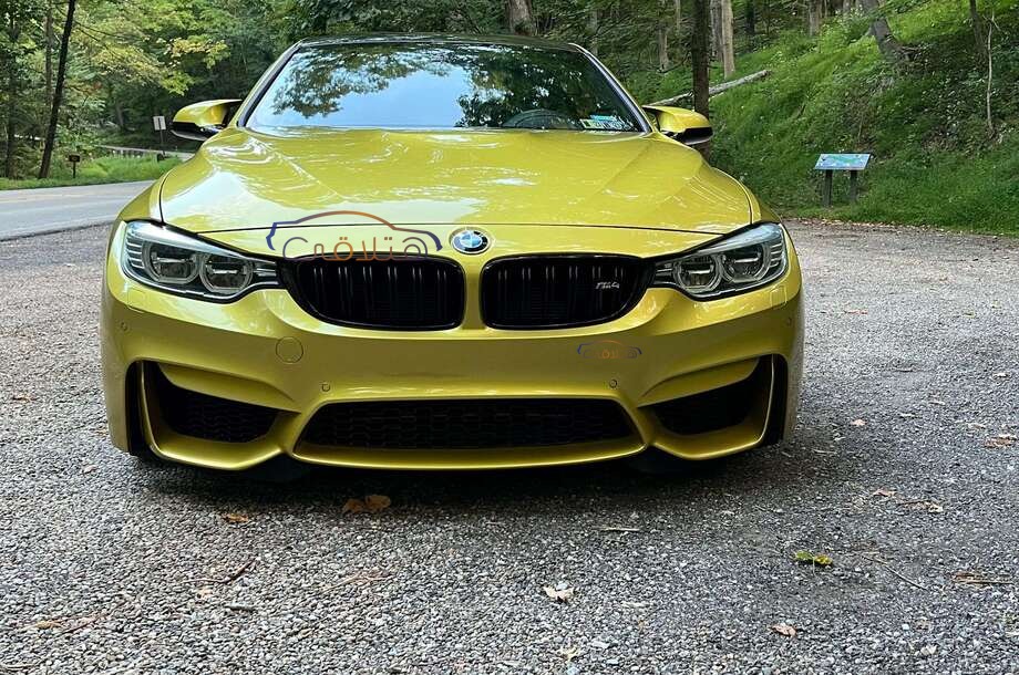 M4 BMW Gold