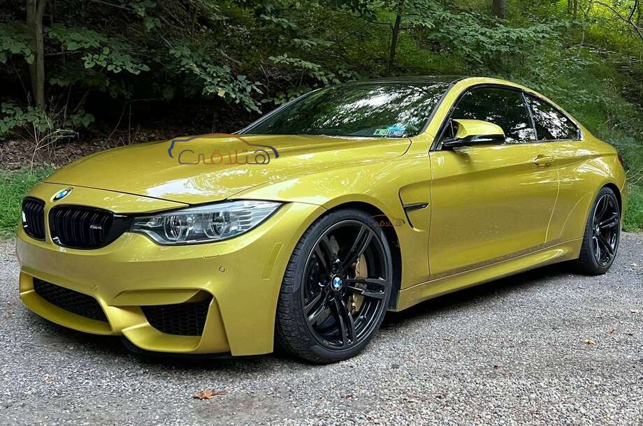 M4 BMW Gold