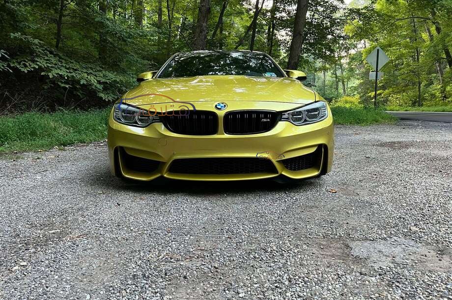 M4 BMW Gold