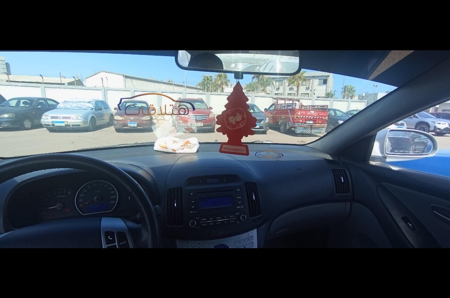 Avante Hyundai فضي