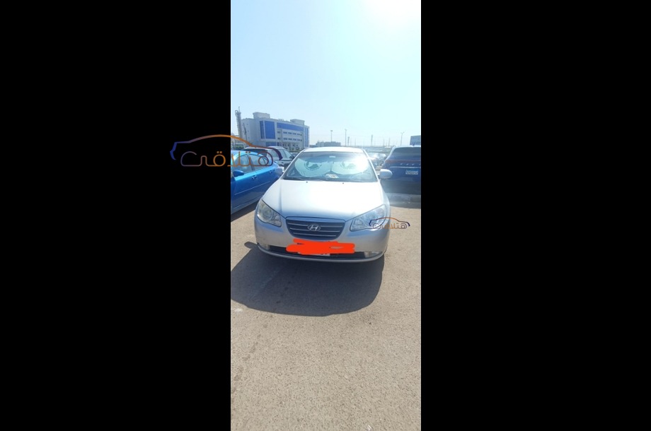 Avante Hyundai فضي