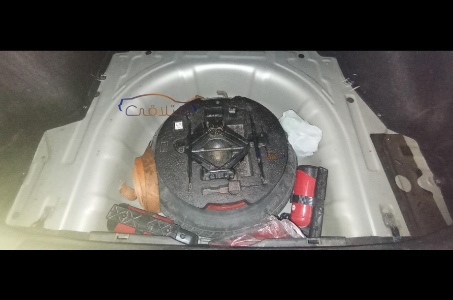 Avante Hyundai فضي