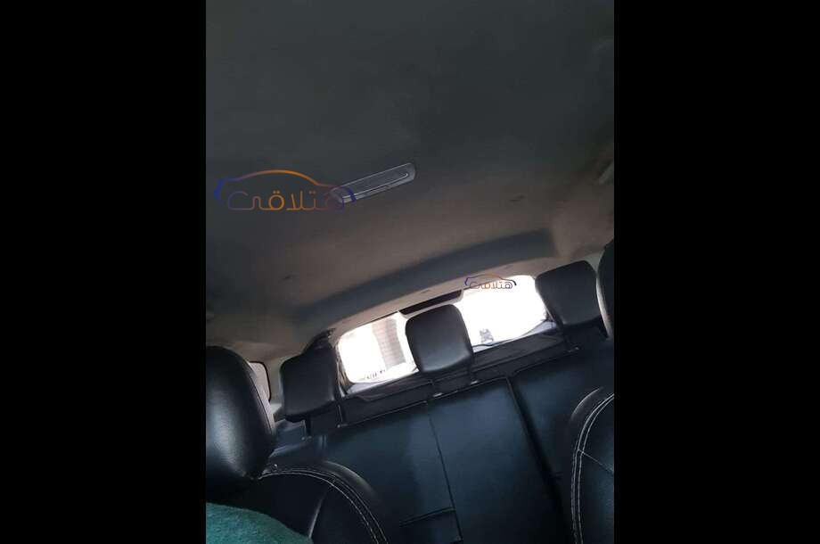 Duster Renault أسود