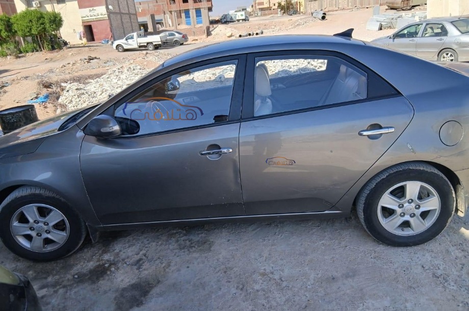 Forte Kia رمادي