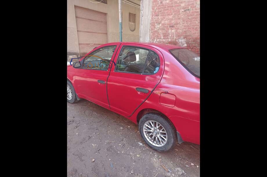 Echo Toyota احمر