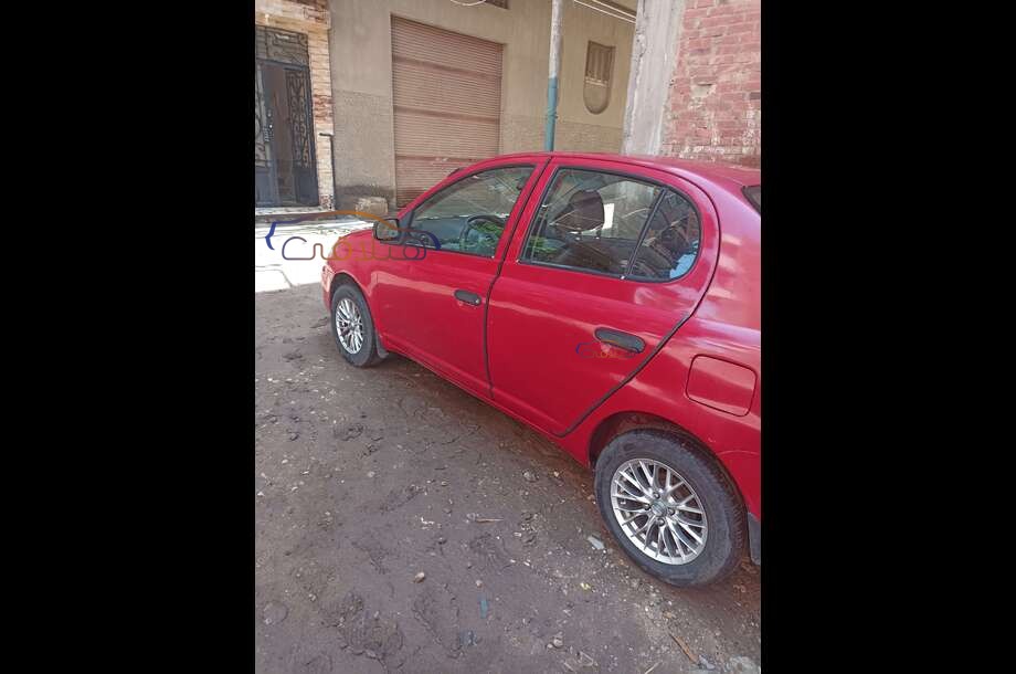 Echo Toyota احمر