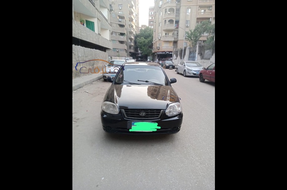 Verna Hyundai أسود