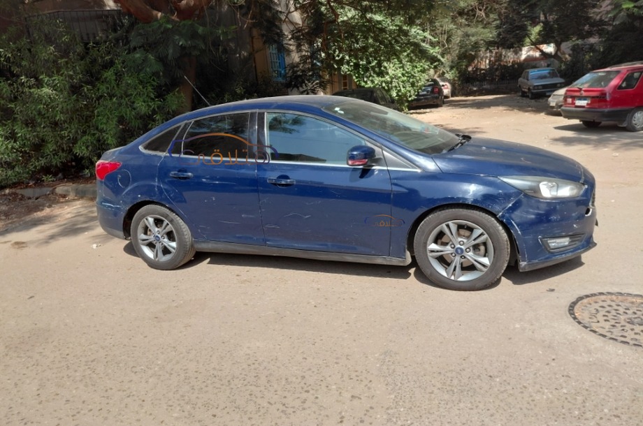 Focus Ford Dark blue