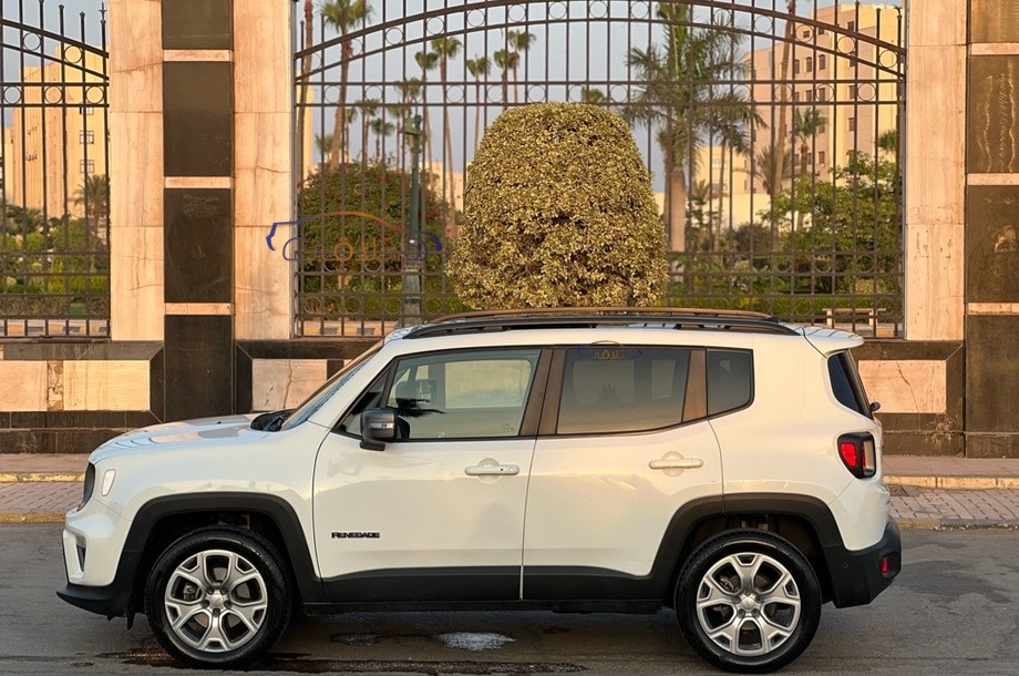 Renegade Jeep أبيض