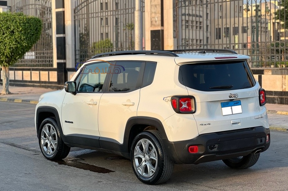 Renegade Jeep أبيض