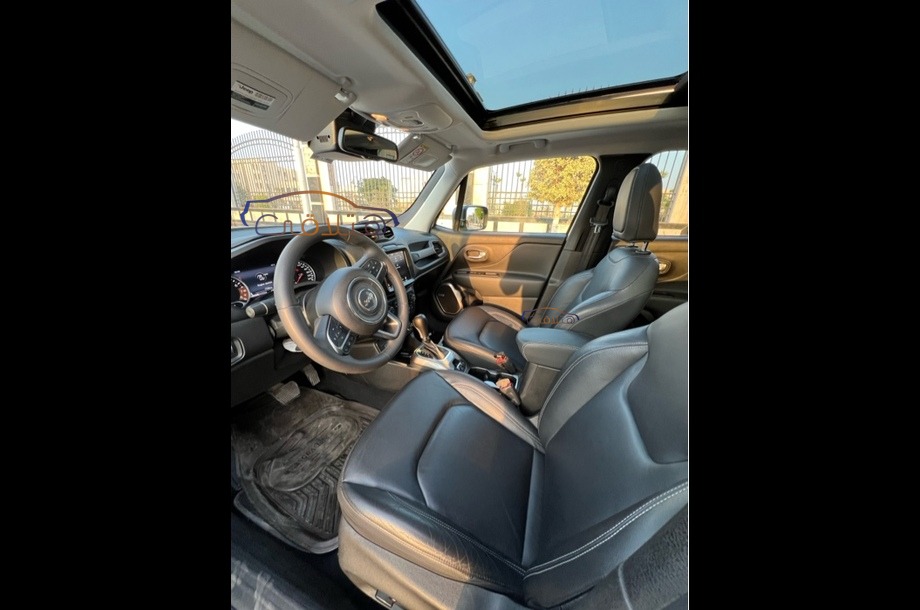 Renegade Jeep أبيض