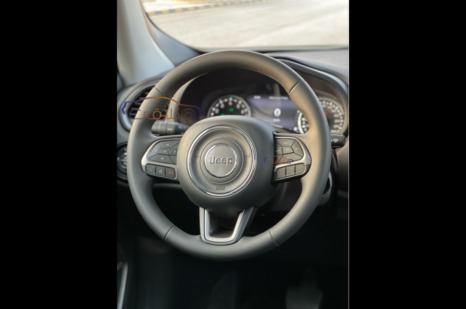 Renegade Jeep أبيض