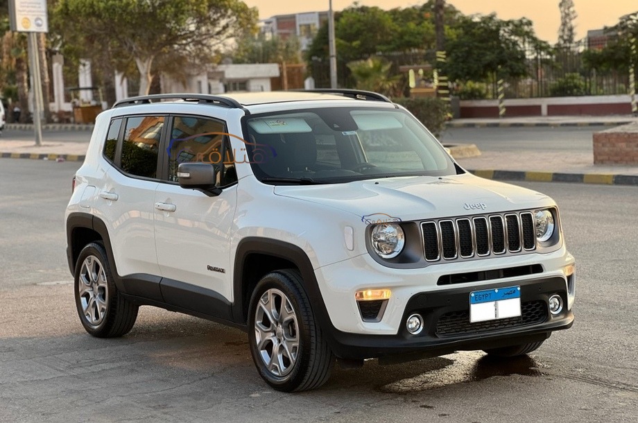 Renegade Jeep أبيض