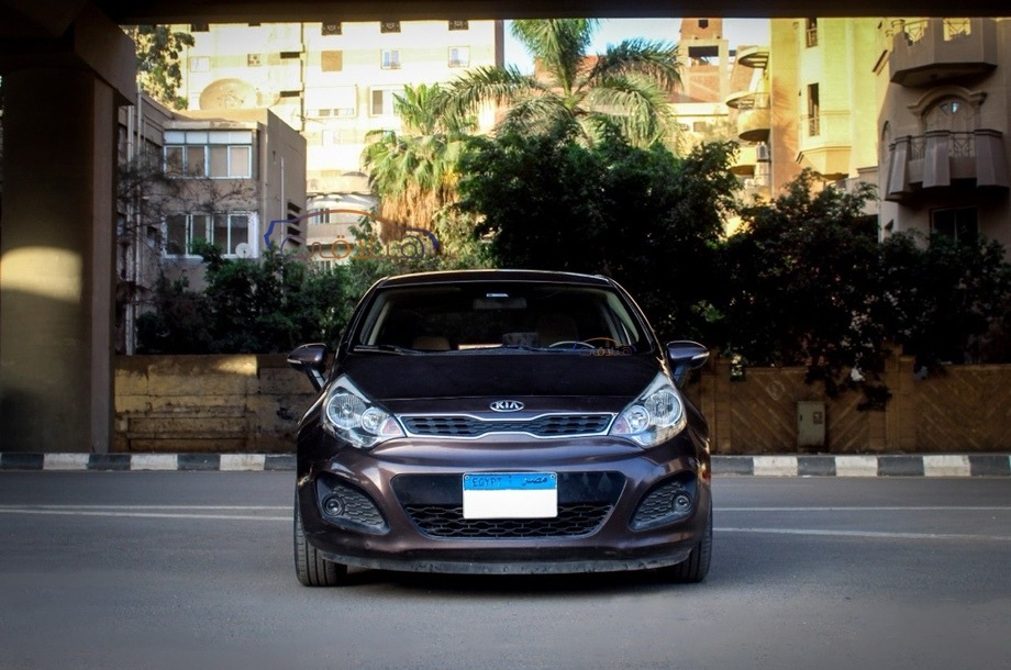 Rio Kia بني