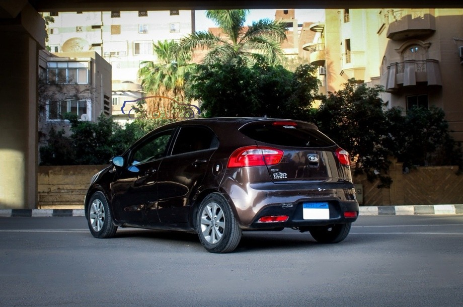 Rio Kia بني