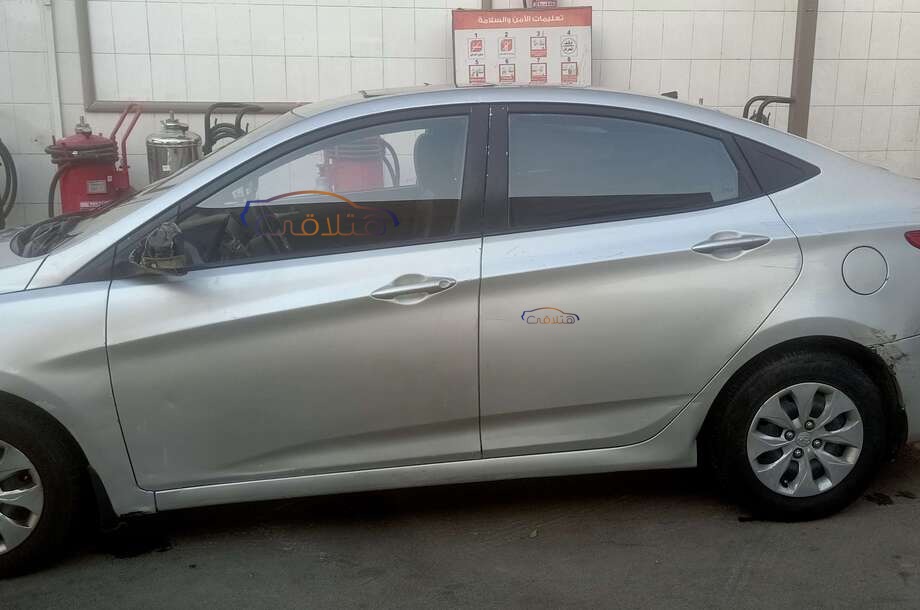 Accent RB Hyundai فضي