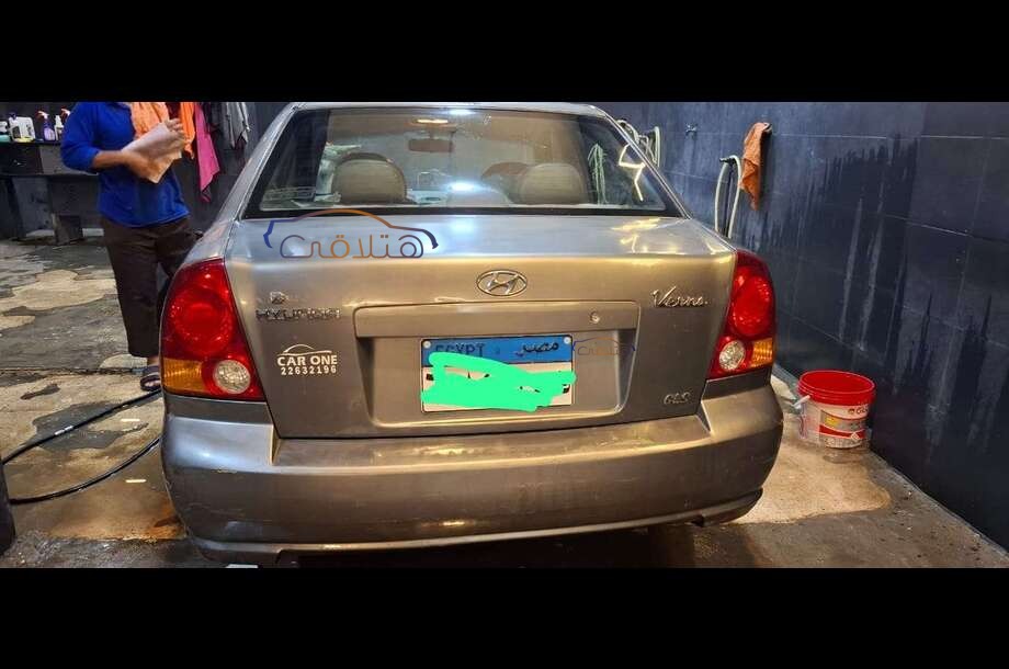 Verna Hyundai رمادي