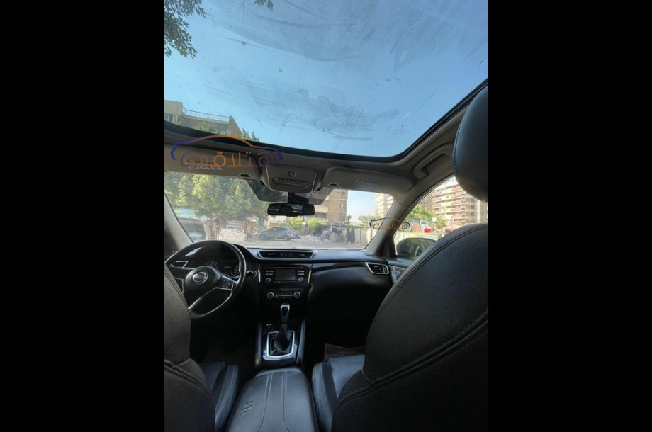 Qashqai Nissan أسود