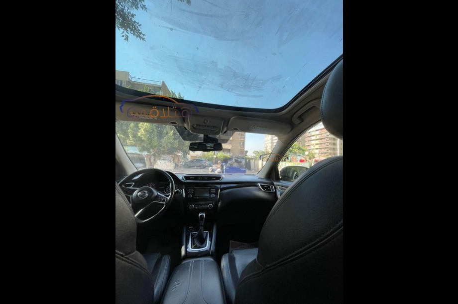 Qashqai Nissan أسود