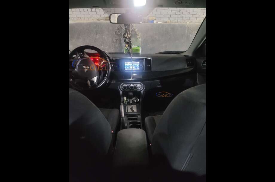 Lancer EX Shark Mitsubishi فضي