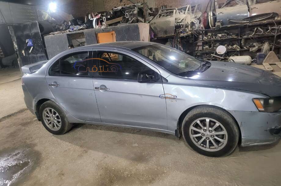 Lancer EX Shark Mitsubishi فضي