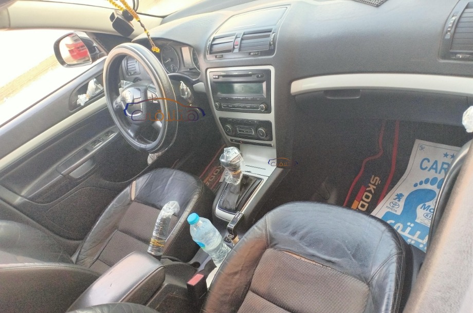 Fantasia Skoda أسود