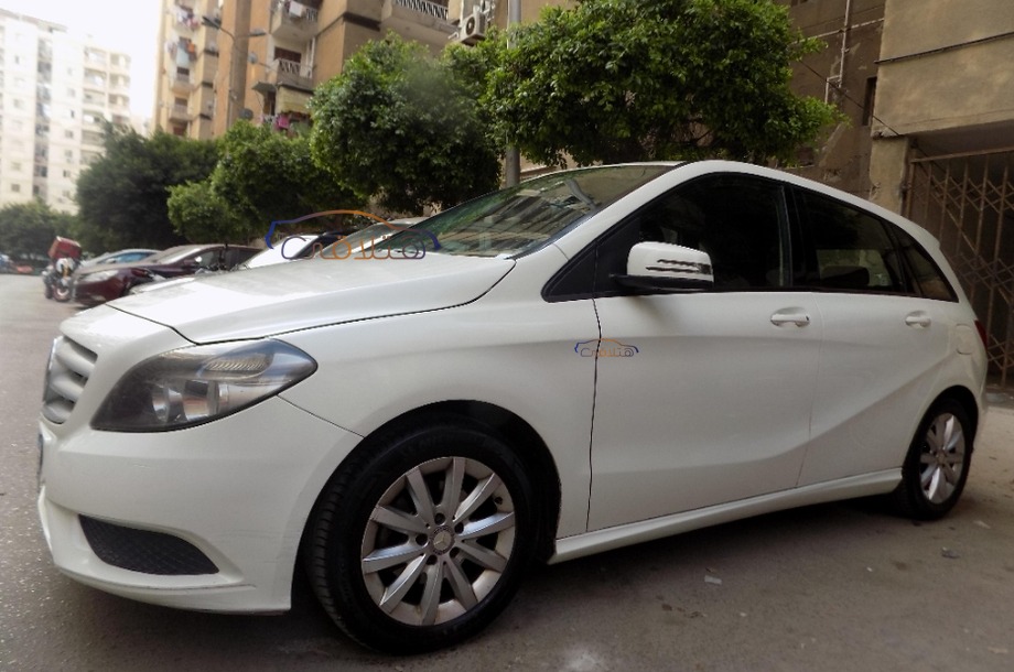 B 180 Mercedes أبيض