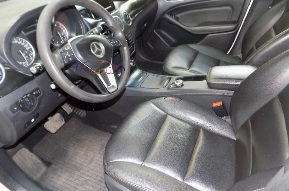 B 180 Mercedes أبيض