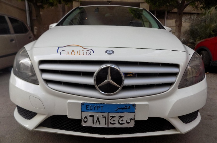 B 180 Mercedes أبيض