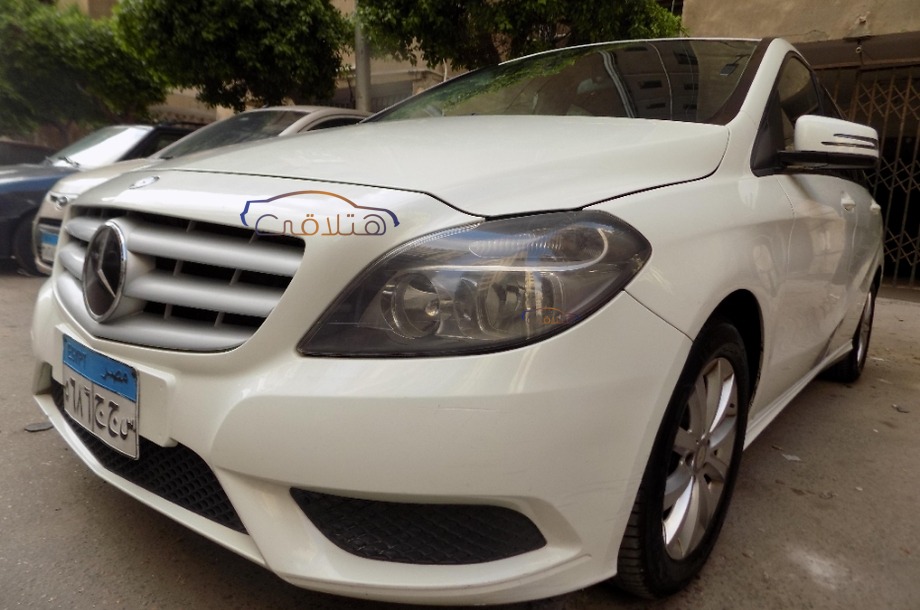 B 180 Mercedes أبيض