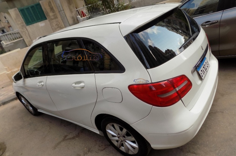 B 180 Mercedes أبيض