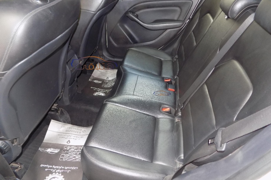 B 180 Mercedes أبيض