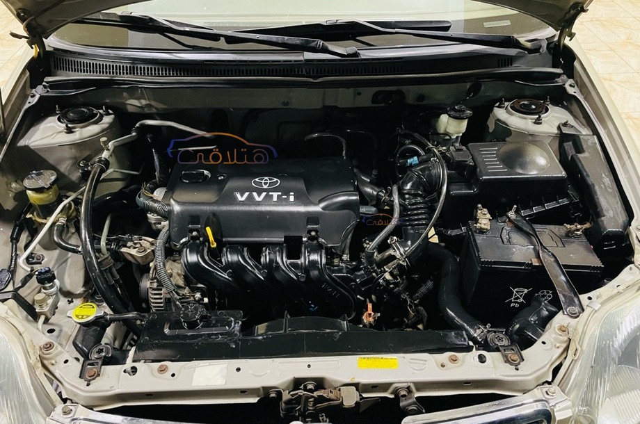 Corolla Toyota ذهبي